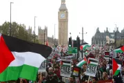تستمر النشاطات المؤيدة للفلسطينيين في المدن البريطانية (رويترز)