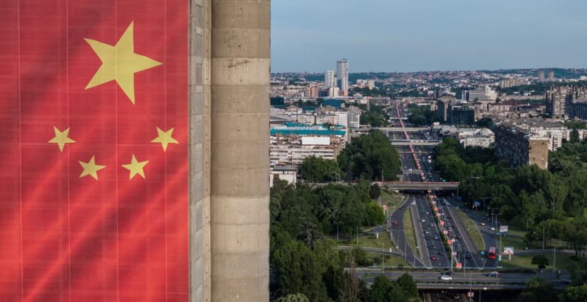 بالتزامن مع زيارة الرئيس الصيني شي جين بينغ، إلى أوروبا في جولة واسعة، تتزايد التقارير حول "موجة من الادعاءات بالتجسس الصيني".